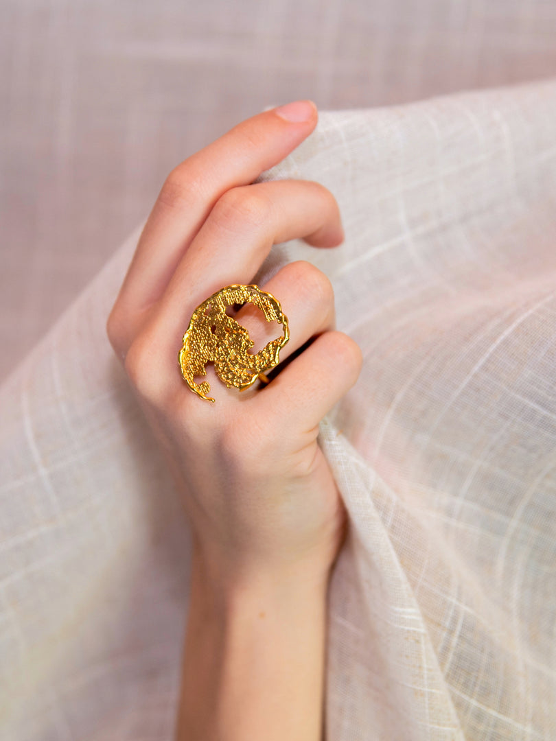 Round Frame Ring